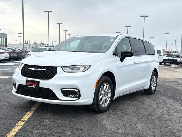 2025 Chrysler Pacifica PACIFICA SELECT