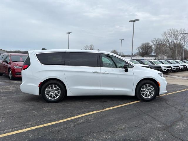 2025 Chrysler Pacifica PACIFICA SELECT