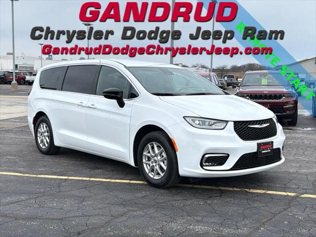 2025 Chrysler Pacifica PACIFICA SELECT