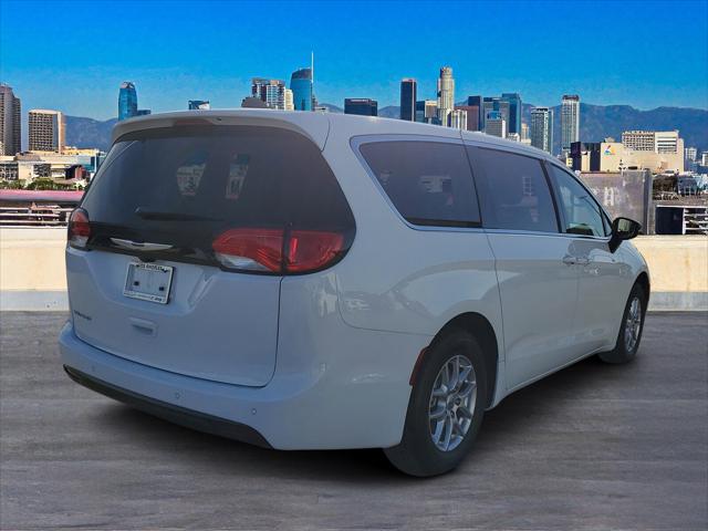 2025 Chrysler Voyager VOYAGER LX
