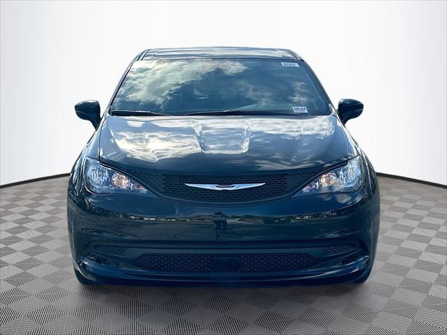 2025 Chrysler Voyager VOYAGER