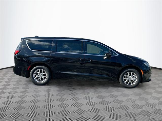 2025 Chrysler Voyager VOYAGER
