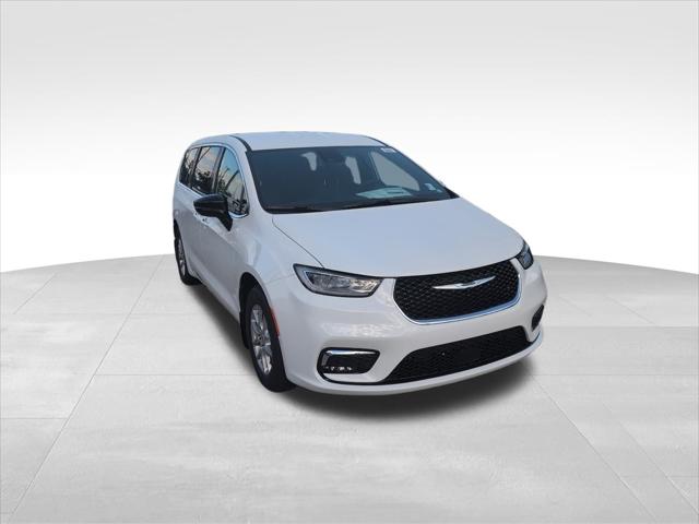 2025 Chrysler Pacifica PACIFICA SELECT