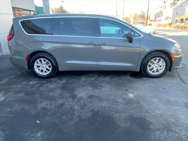 2025 Chrysler Pacifica PACIFICA SELECT