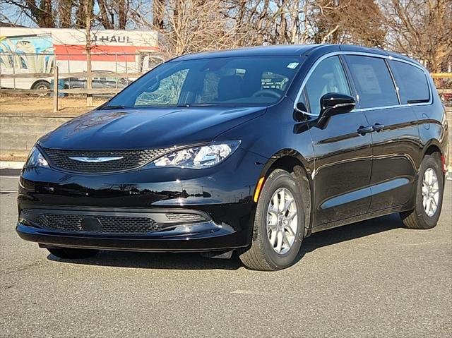 2025 Chrysler Voyager VOYAGER