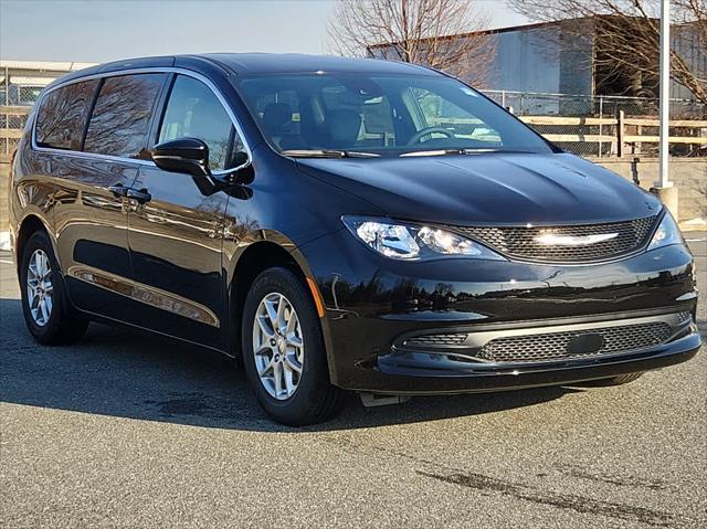 2025 Chrysler Voyager VOYAGER