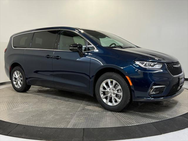 2025 Chrysler Pacifica PACIFICA SELECT AWD