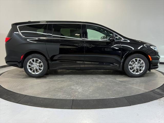 2025 Chrysler Pacifica PACIFICA SELECT AWD