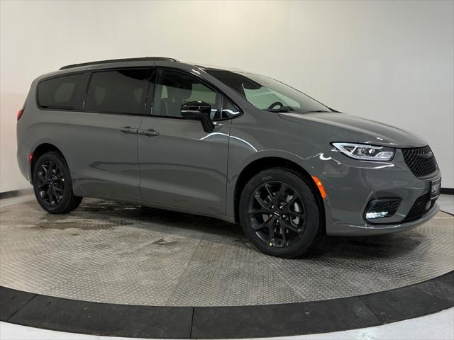 2025 Chrysler Pacifica PACIFICA LIMITED AWD