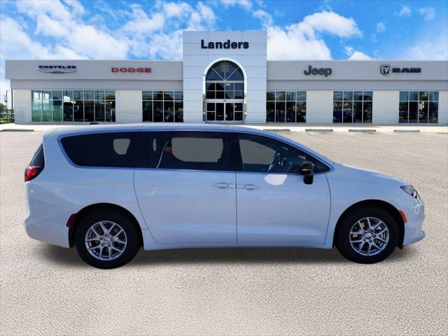 2025 Chrysler Voyager VOYAGER LX