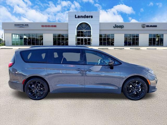 2025 Chrysler Pacifica PACIFICA LIMITED