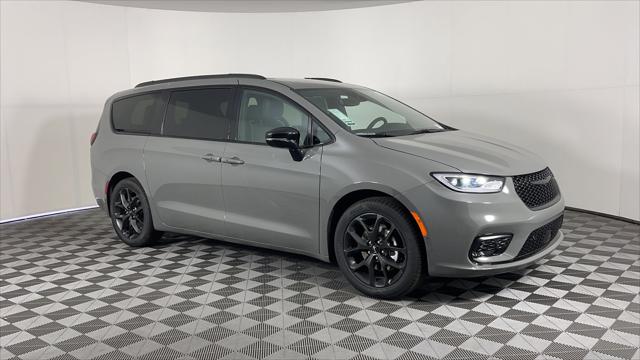 2025 Chrysler Pacifica PACIFICA LIMITED