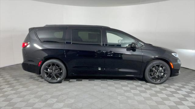 2025 Chrysler Pacifica PACIFICA LIMITED