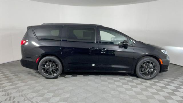 2025 Chrysler Pacifica PACIFICA LIMITED