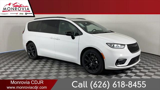 2025 Chrysler Pacifica PACIFICA LIMITED