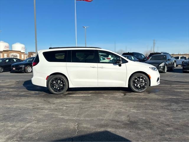 2025 Chrysler Pacifica PACIFICA LIMITED AWD