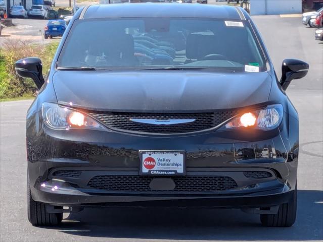 2025 Chrysler Voyager VOYAGER LX