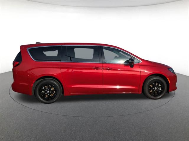 2025 Chrysler Voyager VOYAGER