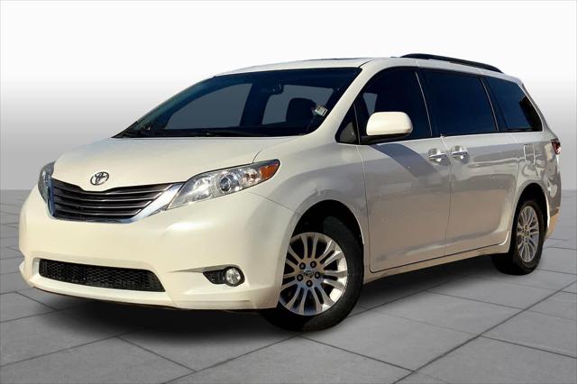 2016 Toyota Sienna XLE Premium 8 Passenger