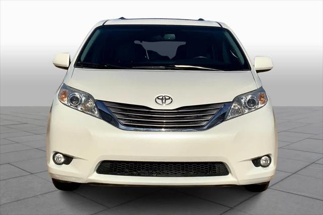 2016 Toyota Sienna XLE Premium 8 Passenger