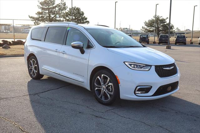 2025 Chrysler Pacifica PACIFICA PINNACLE
