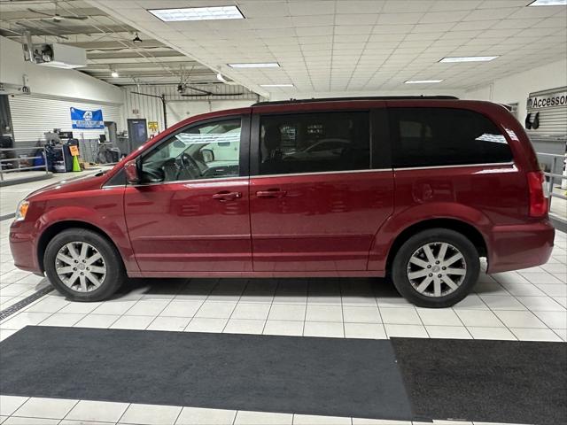 2015 Chrysler Town and Country LX