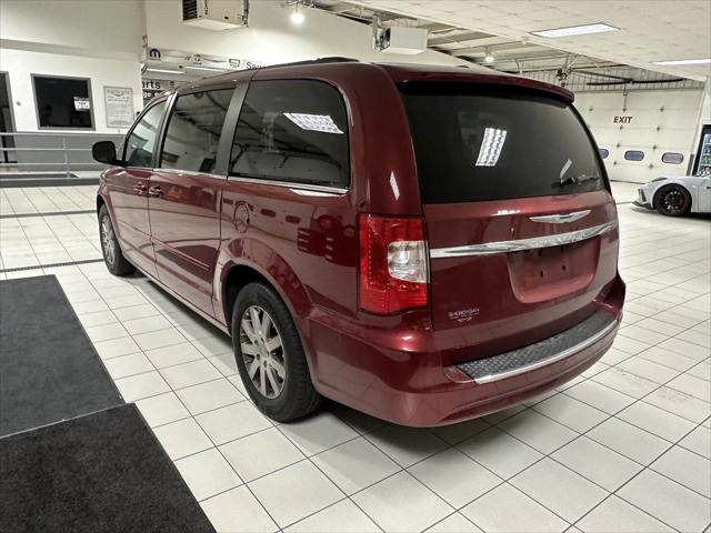 2015 Chrysler Town and Country LX