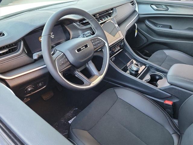 2025 Jeep Grand Cherokee GRAND CHEROKEE L ALTITUDE 4X2