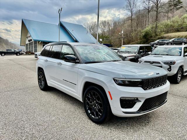 2025 Jeep Grand Cherokee GRAND CHEROKEE SUMMIT RESERVE 4X4