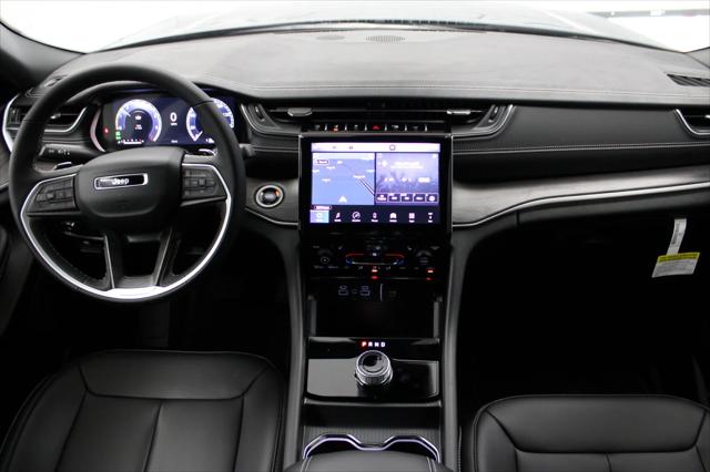 2025 Jeep Grand Cherokee GRAND CHEROKEE L LIMITED 4X2