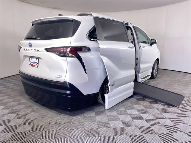 2023 Toyota Sienna XLE