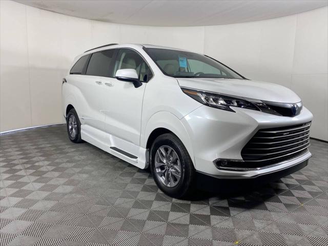 2023 Toyota Sienna XLE