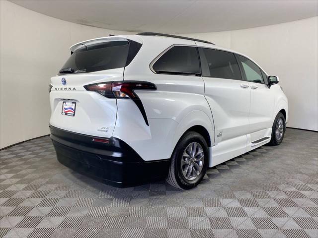 2023 Toyota Sienna XLE