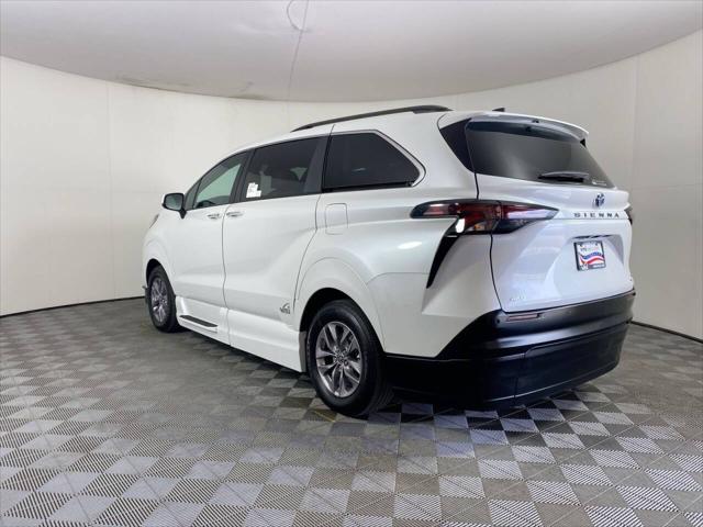 2023 Toyota Sienna XLE