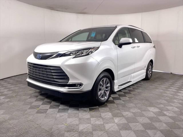 2023 Toyota Sienna XLE