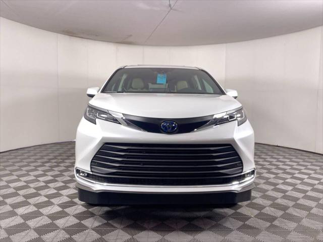 2023 Toyota Sienna XLE