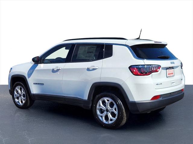 2025 Jeep Compass COMPASS LATITUDE 4X4