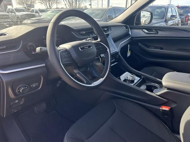 2025 Jeep Grand Cherokee GRAND CHEROKEE L LAREDO X 4X2
