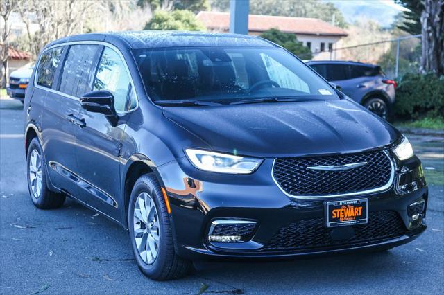 2025 Chrysler Pacifica PACIFICA SELECT AWD