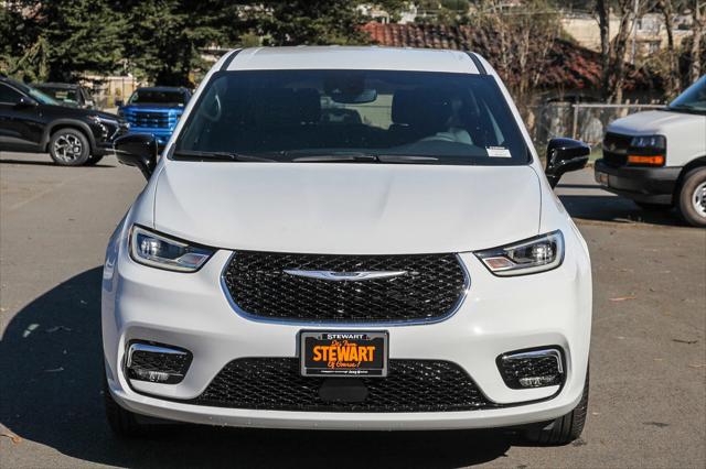2025 Chrysler Pacifica PACIFICA SELECT AWD