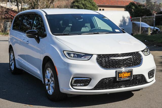 2025 Chrysler Pacifica PACIFICA SELECT AWD