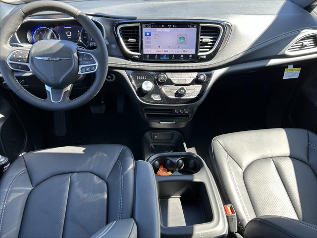 2025 Chrysler Pacifica PACIFICA SELECT