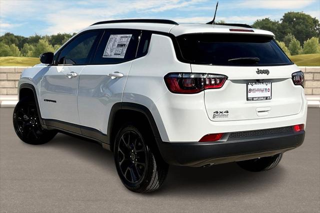 2025 Jeep Compass COMPASS LATITUDE 4X4