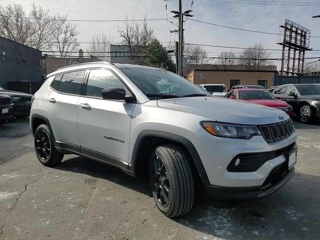 2025 Jeep Compass COMPASS LATITUDE 4X4
