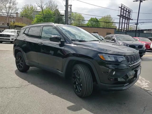 2025 Jeep Compass COMPASS LATITUDE 4X4