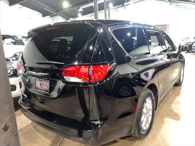 2025 Chrysler Voyager VOYAGER LX