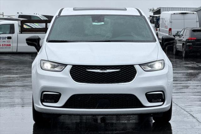 2025 Chrysler Pacifica PACIFICA SELECT