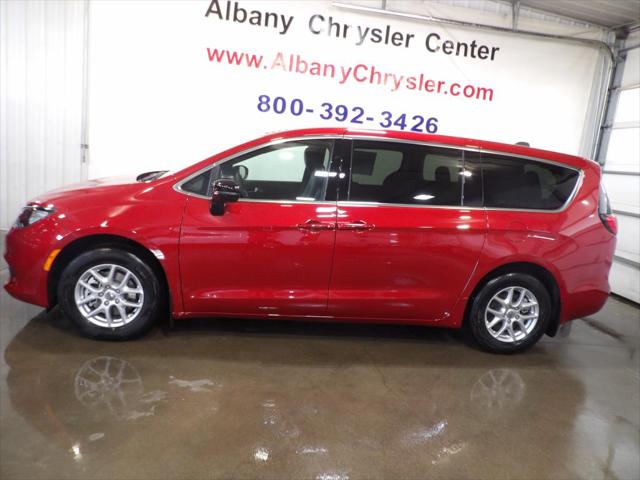 2025 Chrysler Voyager VOYAGER LX