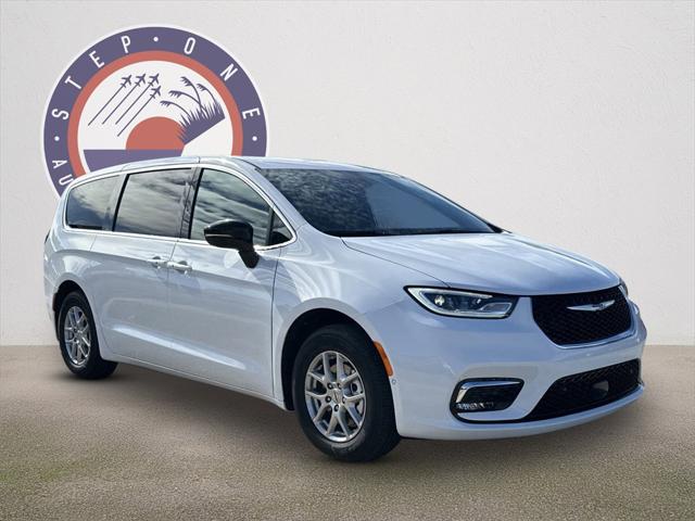 2025 Chrysler Pacifica PACIFICA SELECT