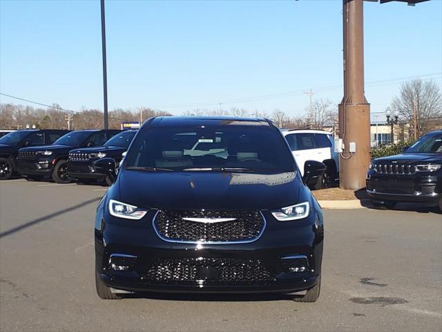 2025 Chrysler Pacifica PACIFICA SELECT